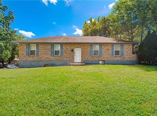 300 Parkwood St, Blue Springs, MO 64014