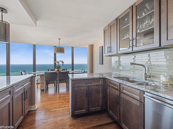 4th image of 505 N Lake Shore Dr APT 5406