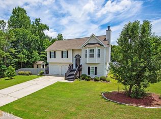 6330 New Gate Dr, Douglasville, GA 30134