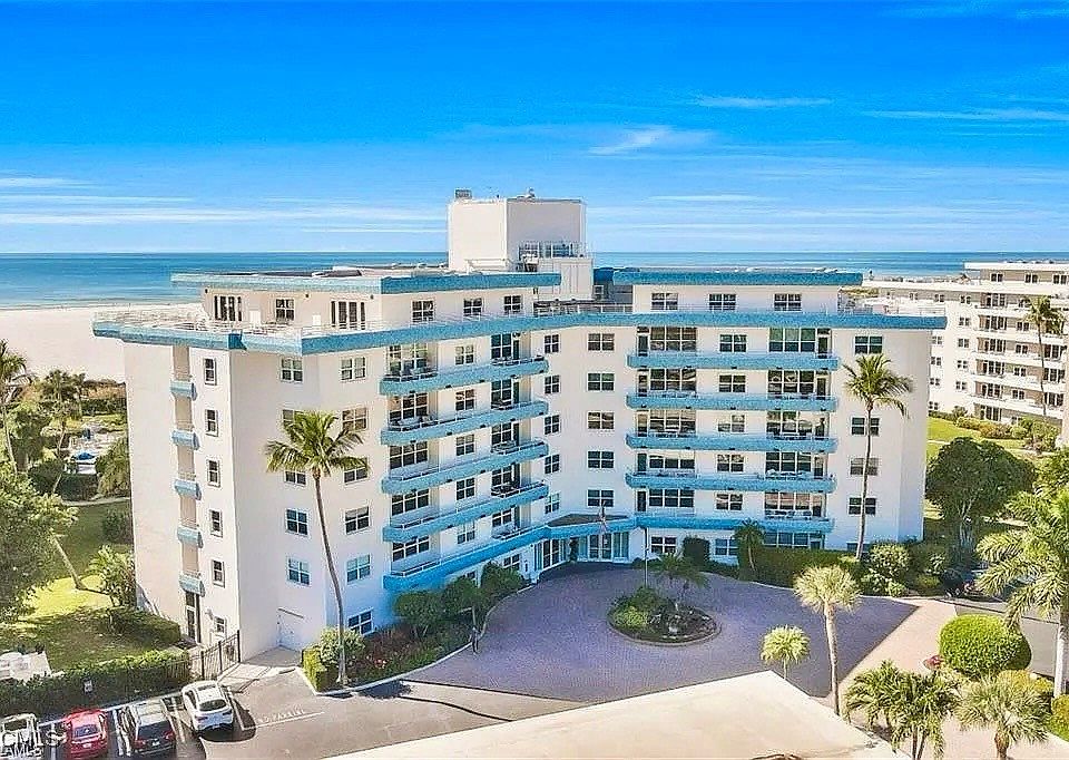 1st image of 220 Seaview Ct APT 504