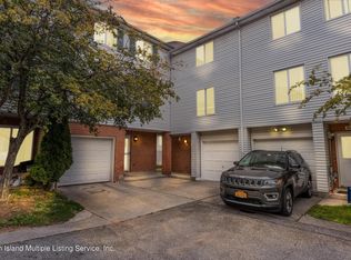 111 Ilyssa Way, Staten Island, NY 10312