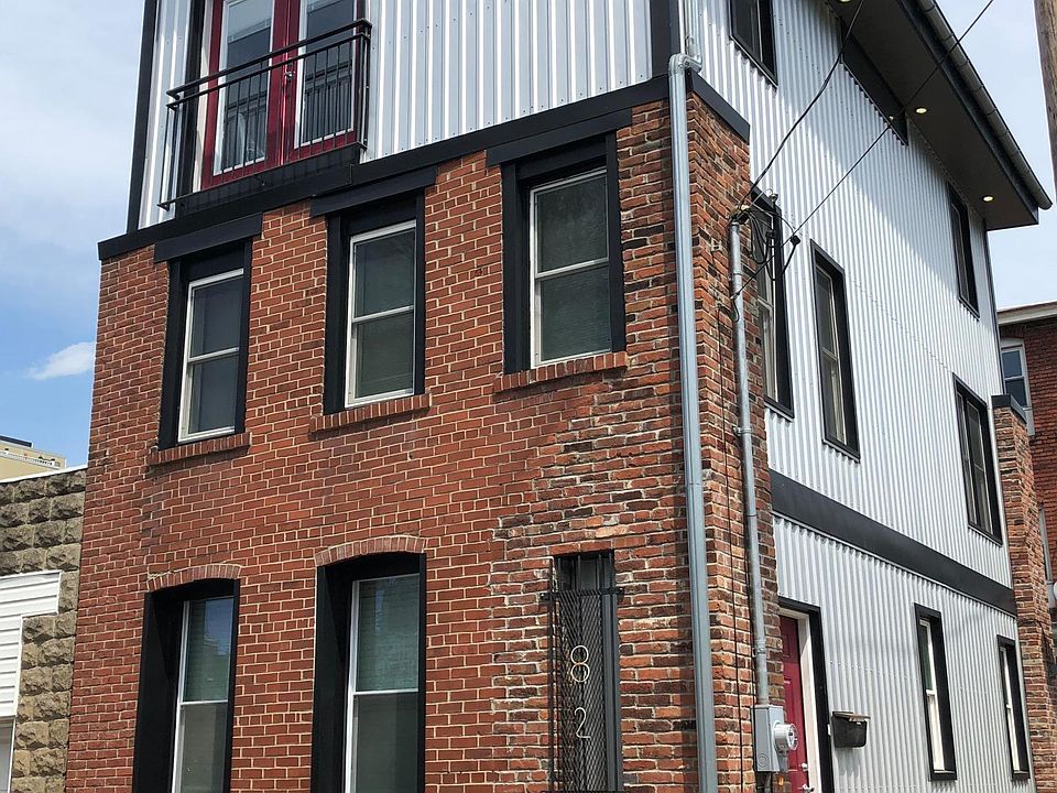 Standalone Townhome with Juliet balcony