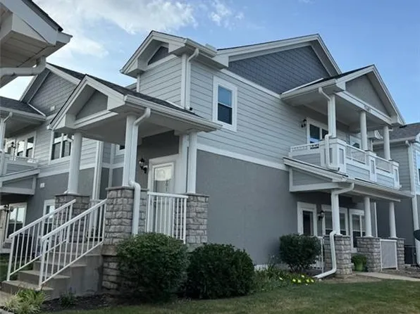 11681 S Roundtree St, Olathe, KS 66061