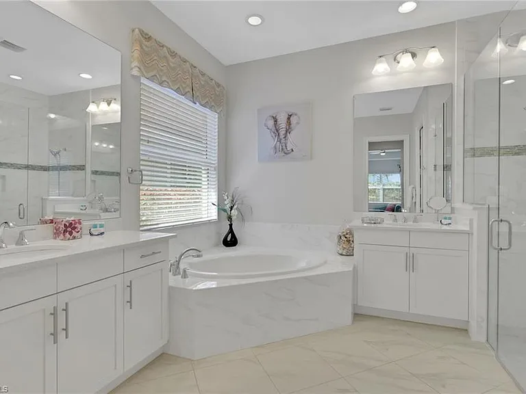 6394 Warwick Ave — Photo 16