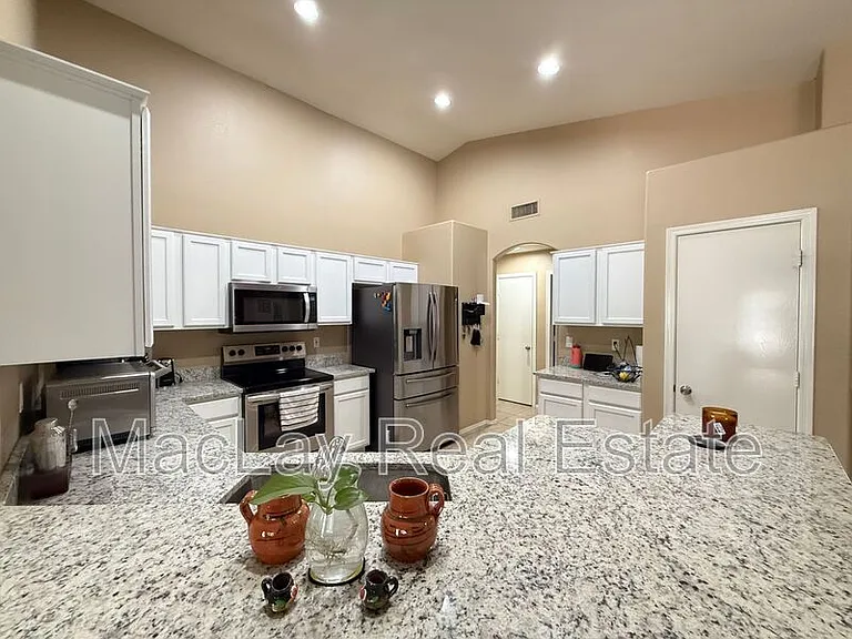 450 W Musket Pl — Photo 3