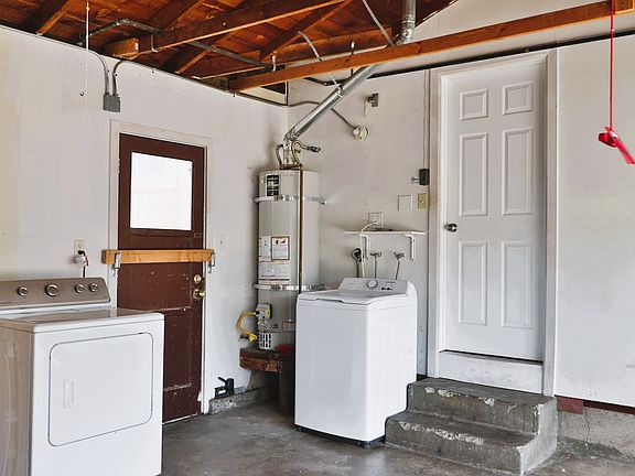 4th image of 1581 Sabina Way
