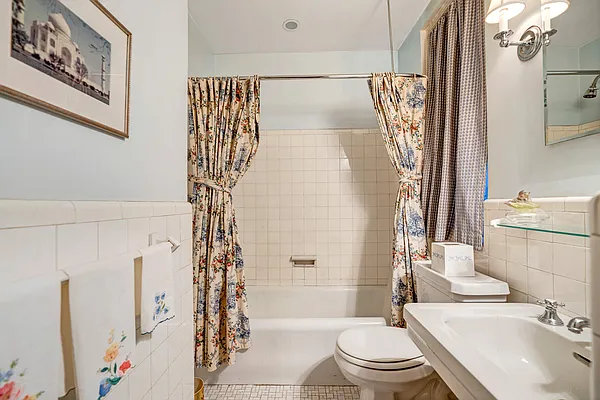 Sold by Compass | media 7