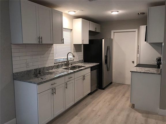 5th image of 2206 Winnetka Ct