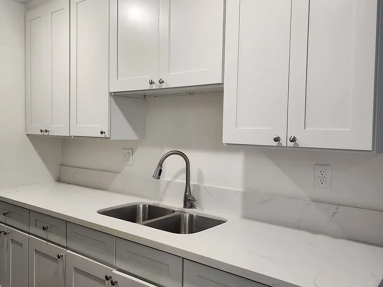 5179 Fountain Ave #8 — Photo 4