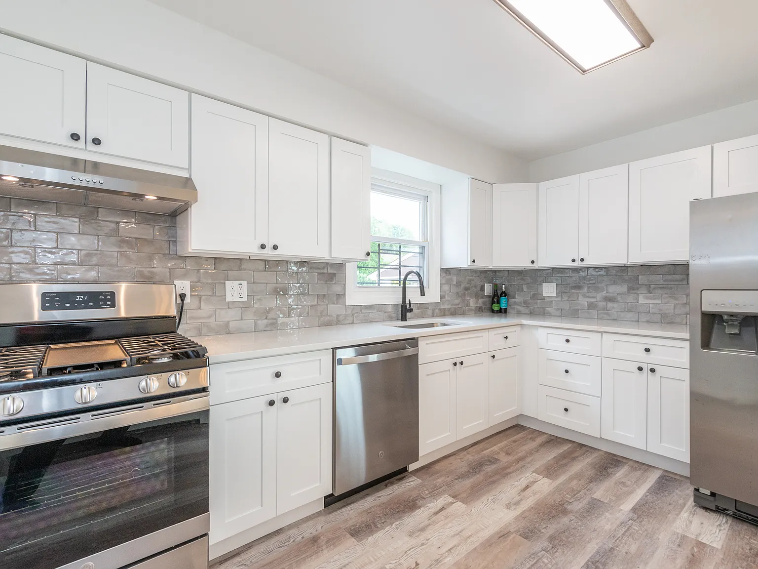 2 bed, $2,950 — Photo 4
