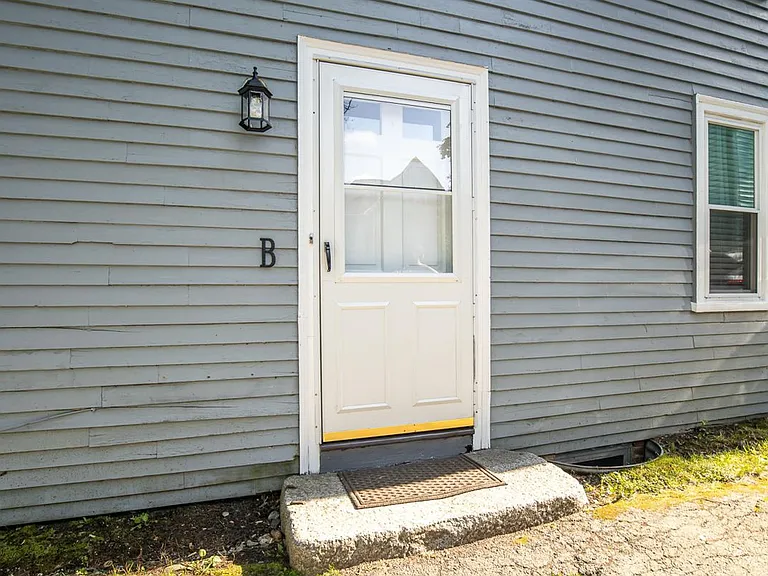 137 Locust St — Photo 3