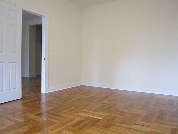 4th image of 215 W 259th St APT 27