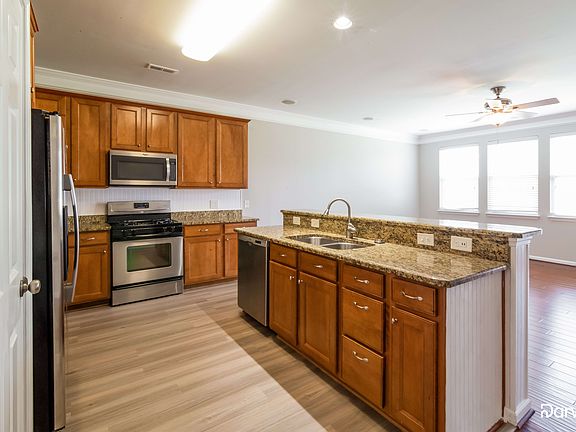 4th image of 124 Shadybrook Dr