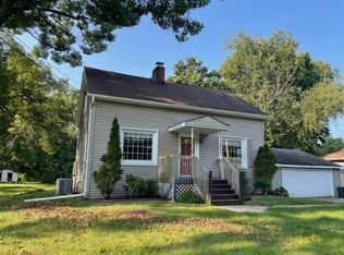 1915 83rd St, Kenosha, WI 53143