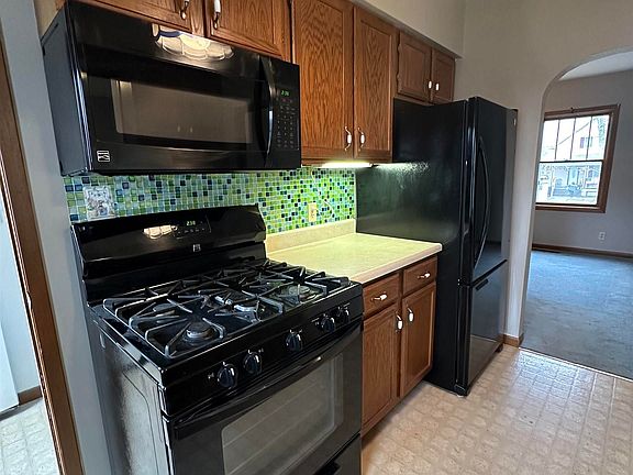 5th image of 116 Hudson St