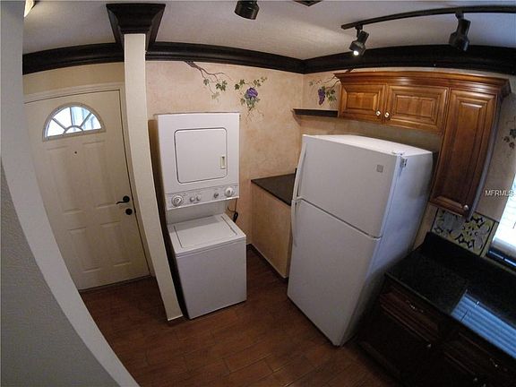 5th image of 5105 Lesher Ct