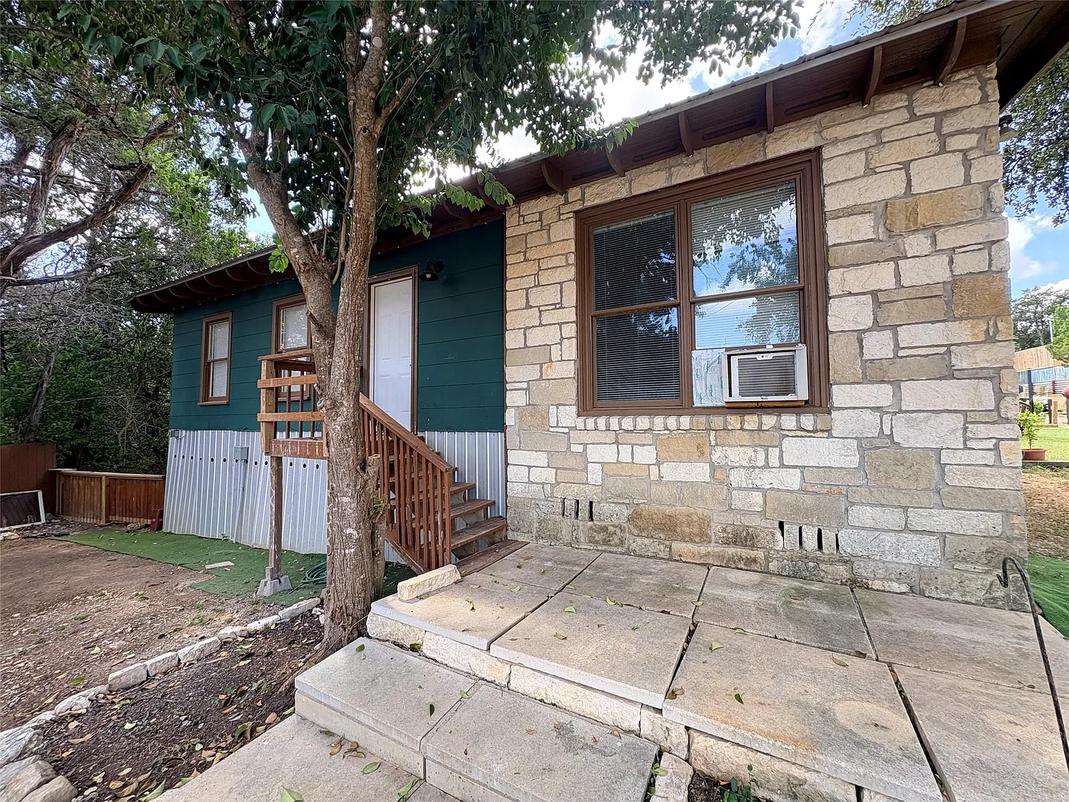 2 bed, 2.0 bath, 850 sqft, $1,750 — Photo 1