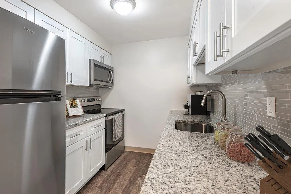 Crossroads Apartment and Townhomes — Photo 1