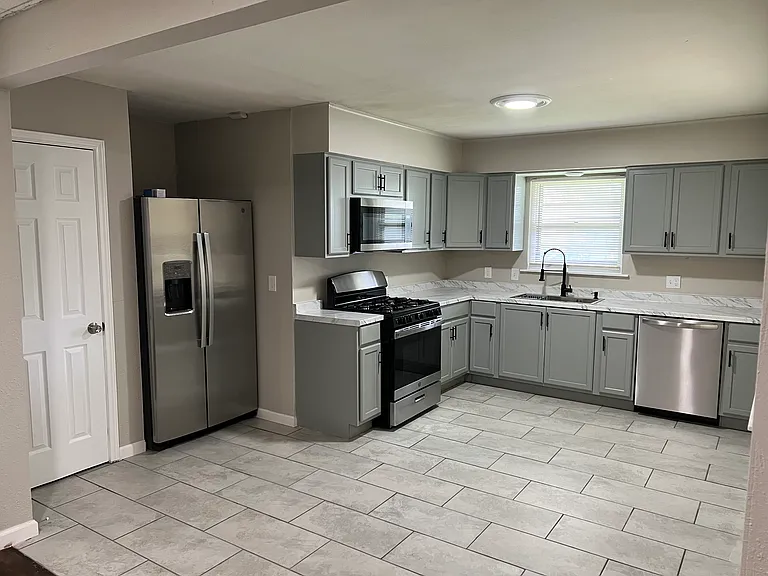 4108 Bonnie Dr — Photo 6