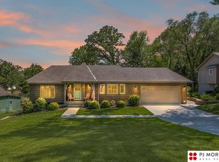 204 Bellevue Blvd S, Bellevue, NE 68005