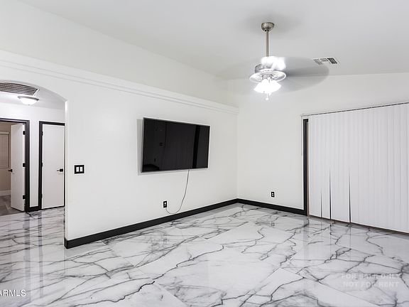 5th image of 16064 W LUPINE Avenue