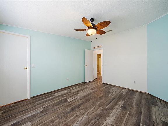 5th image of 8102 Marie Ln
