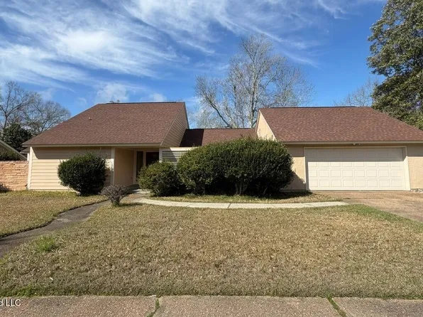 121 Booth Cir, Ocean Springs, MS 39564