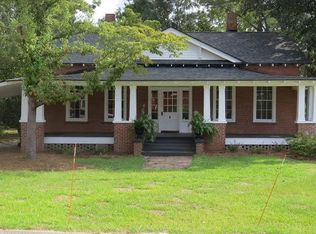 104 E Adams St, Boston, GA 31626