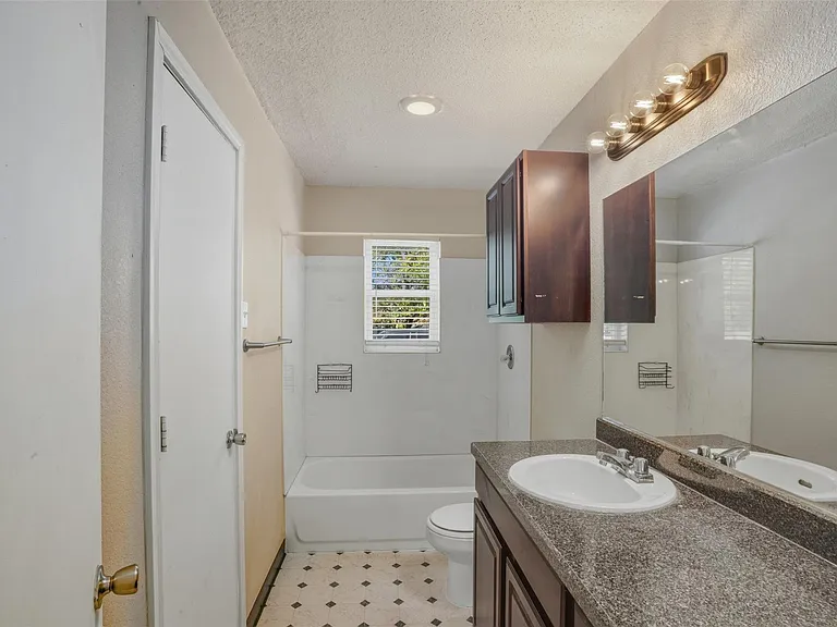 150 S Main St #101 — Photo 5