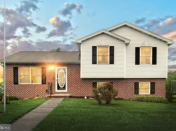 220 S Columbus Ave, Littlestown, PA 17340