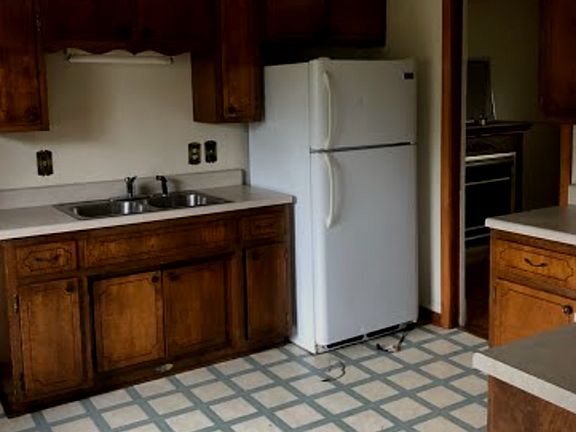 3rd image of 408 Melinda Dr