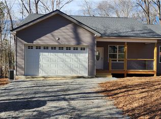 221 Cub Cove Dr, Walhalla, SC 29691