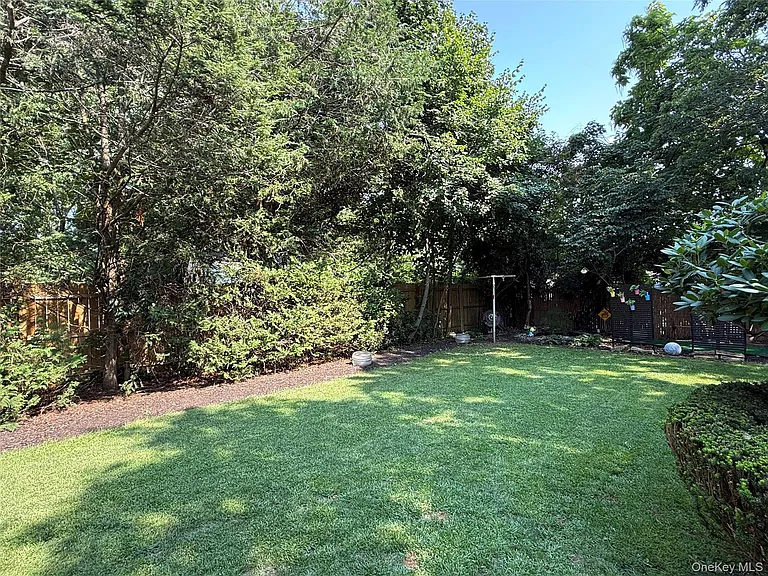 31 Jacobson Ave — Photo 22