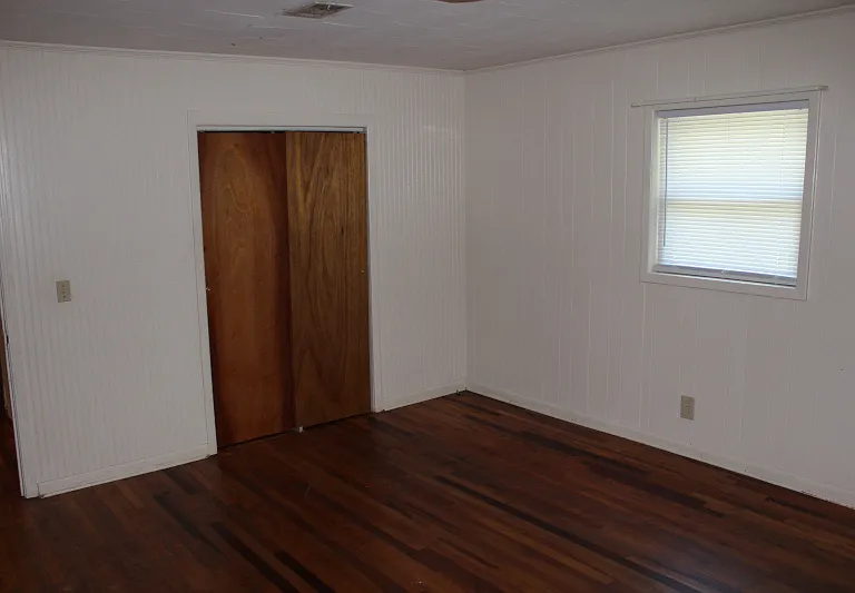 952 White Ave — Photo 11