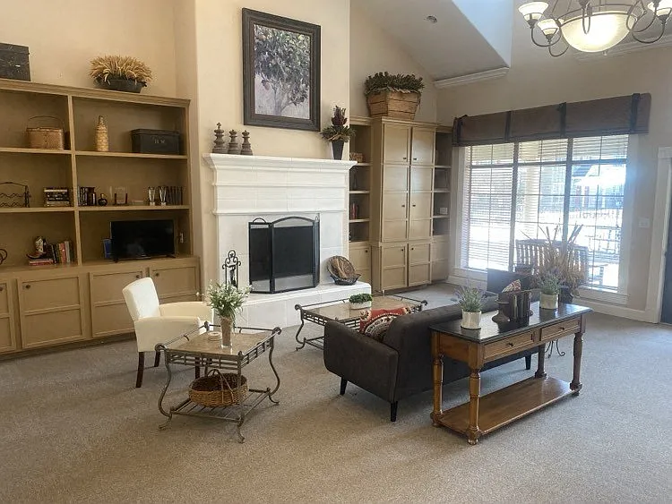 Westchester Woods Apartments — Photo 31