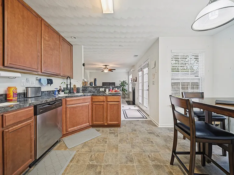 722 Dune St — Photo 8