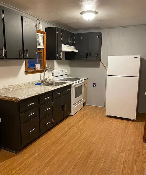 11 Cross St #2 — Photo 3