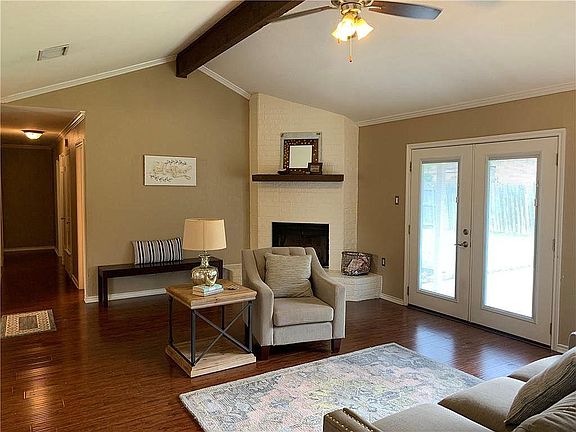5th image of 7101 Oxford Dr
