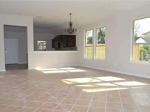 5th image of 3006 Fernwood Ave