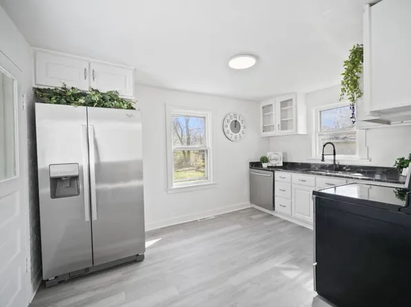 309 W Center St, Mount Morris, IL 61054