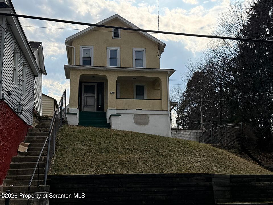 1st image of 616 Fig St