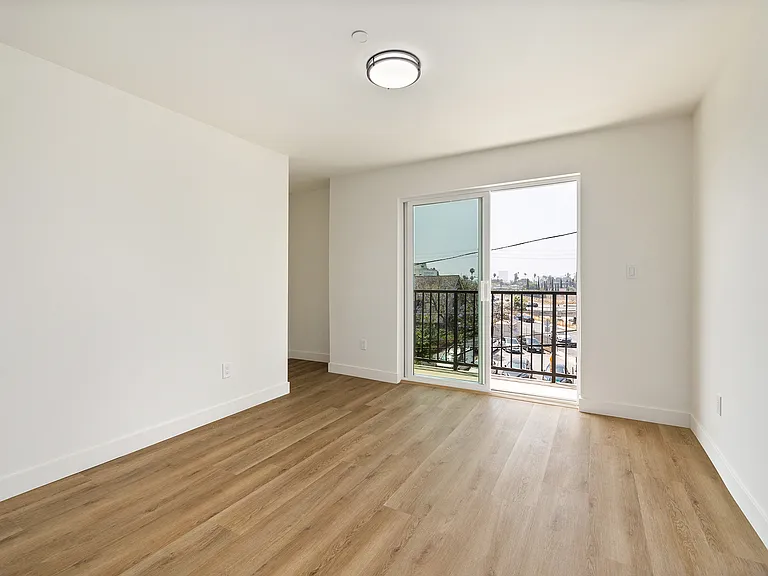 5351 Virginia Ave — Photo 10