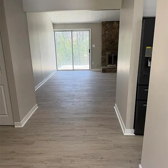 418 Engle Dr — Photo 4