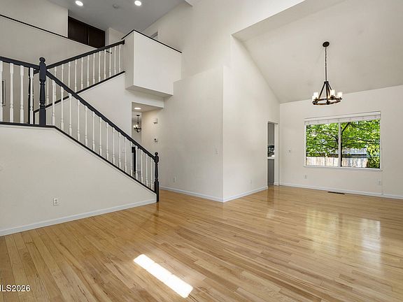3rd image of 4695 Hydepark Ct