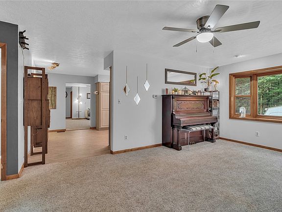 3rd image of 132 Hoot Owl Ln
