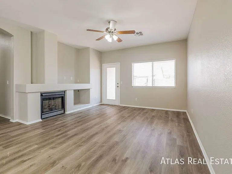 3810 E Waterman St — Photo 3