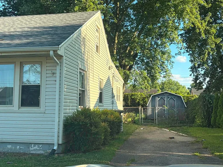 2100 Sunset Dr — Photo 13