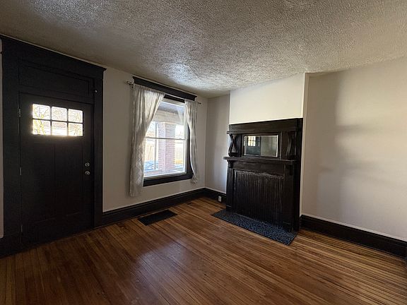 4th image of 687 E Columbus St #687