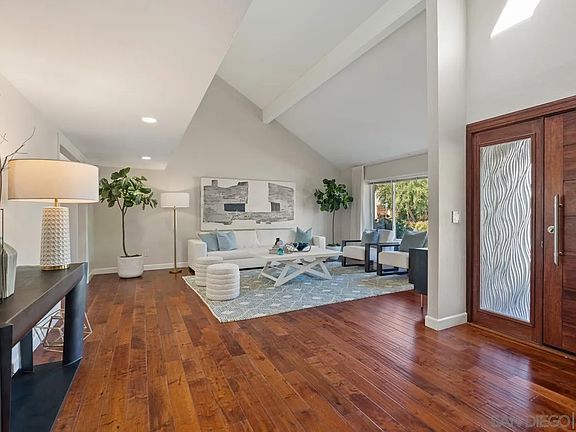 3rd image of 8676 Cliffridge Ave