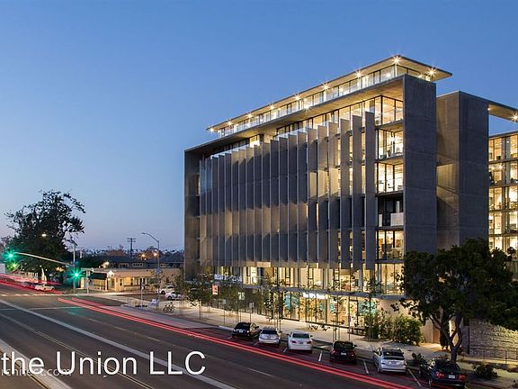 3rd image of 4075 Park Blvd #503